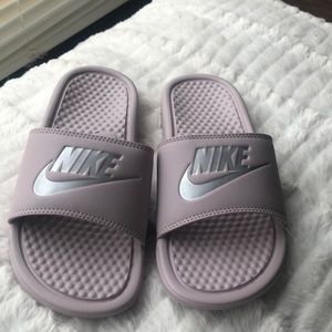 Nike rose /metallic silver